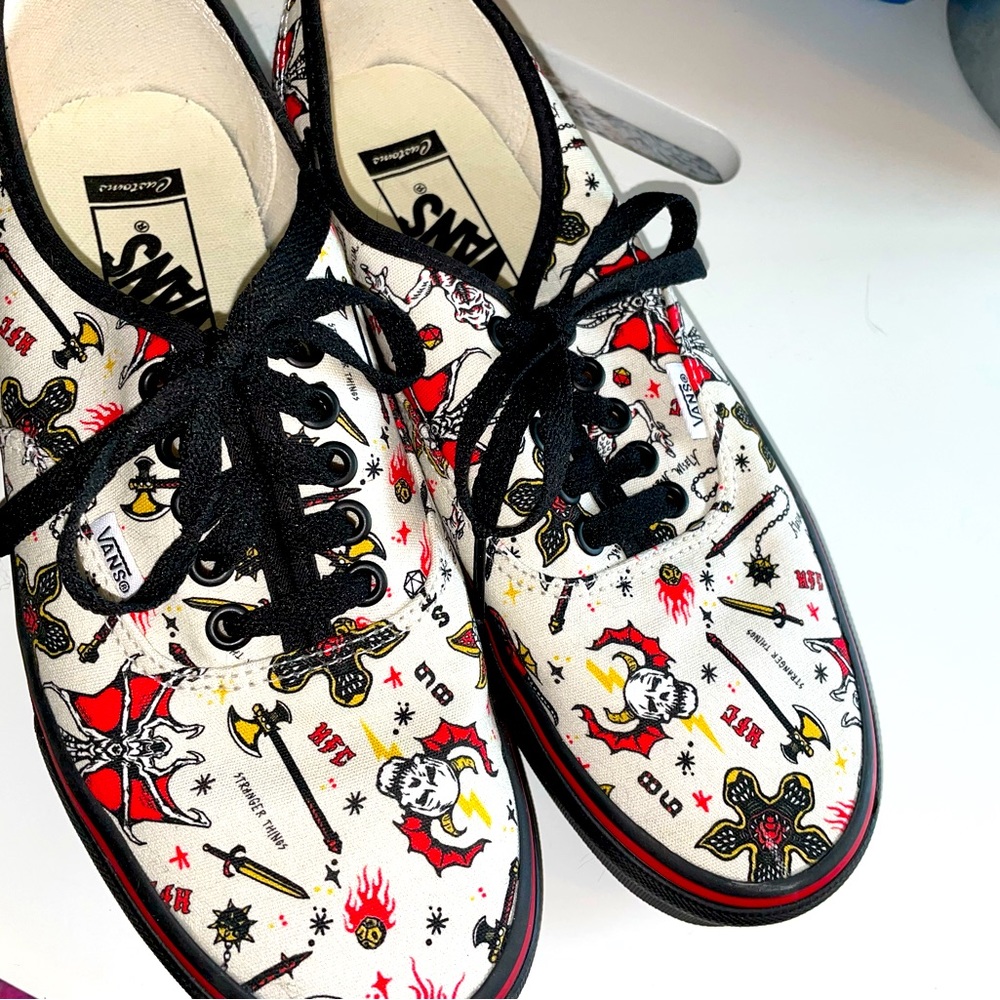 NWOT CUSTOM STRANGER THINGS VANS